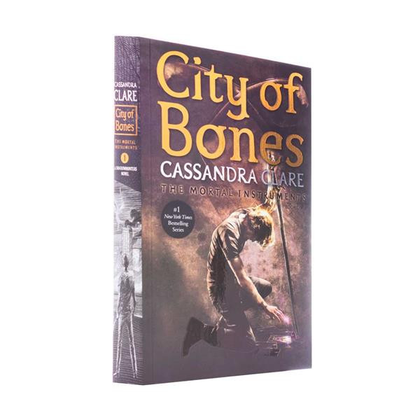 کتاب Cityn Of Bones اثر Cassandra Clare انتشارات Margaret K. McElderry
